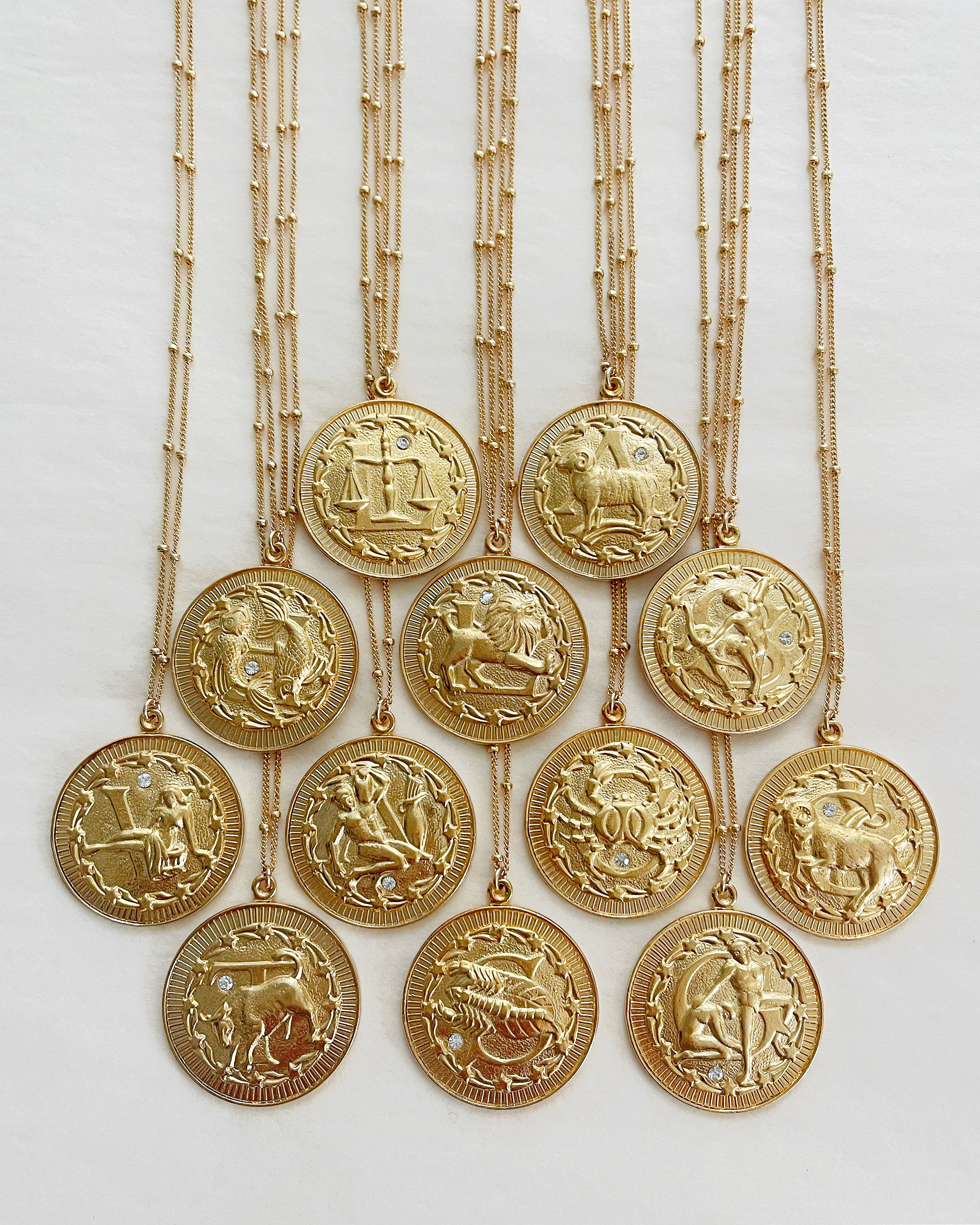Womens Gold Coin Crystal Zodiac Sign Zodiac Sign Necklace Set With Gemini,  Leo, Sagittarius, And Pisces Pendants, Star Sign Choker, Perfect For  Astrology Jewelry From Fashionstore666, $3.9 | DHgate.Com